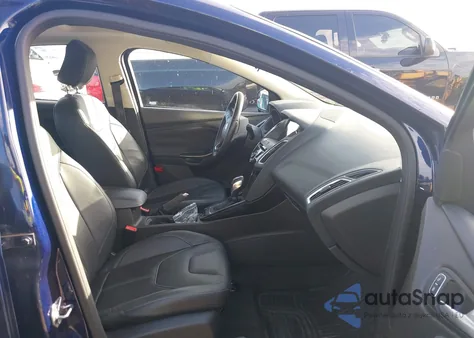 2016 Ford Focus Titanium from USA, damaged, VIN 1FADP3N25GL287908